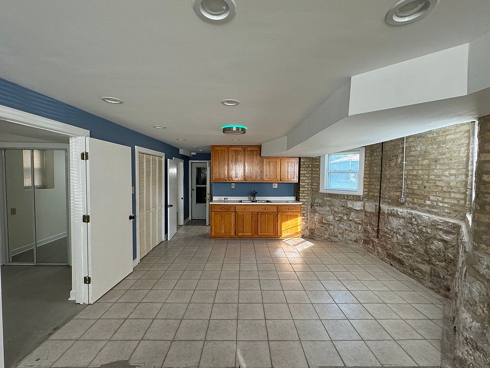 1st image of 1345 N Hamlin Ave #2