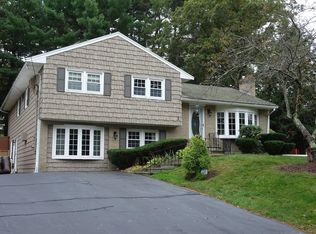 3 Lincolnwood Dr, Franklin, MA 02038