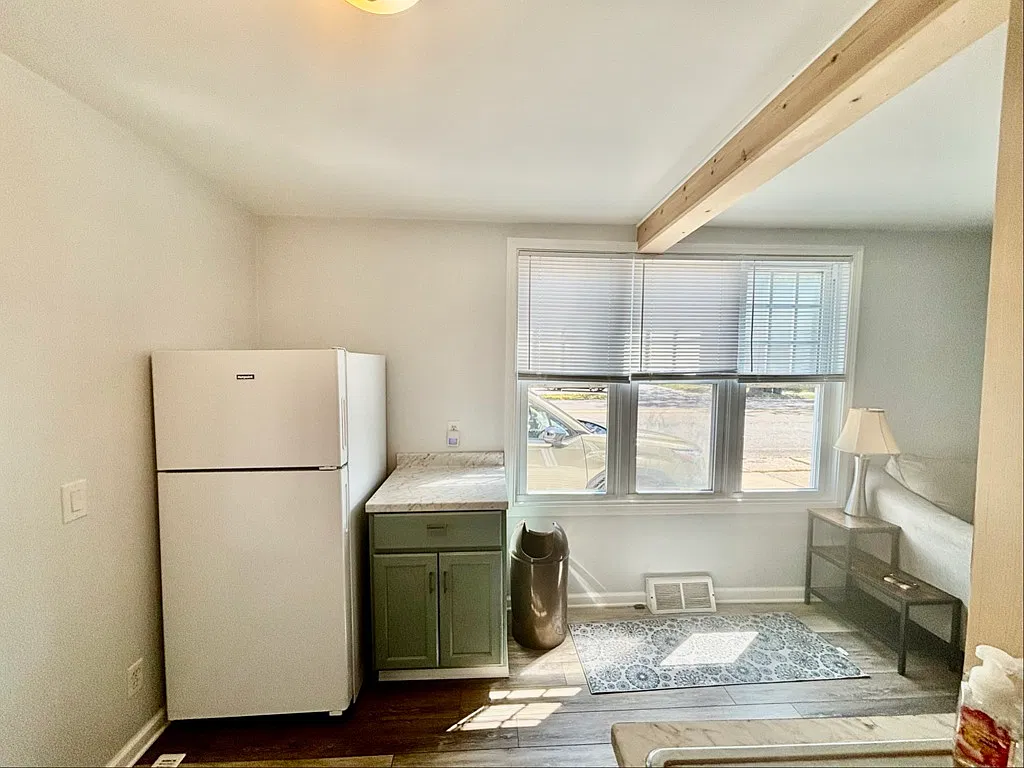 Charming 1 bedroom Apartment in Erie, PA — Photo 3