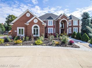 9971 Wood Bend Dr, Saline, MI 48176