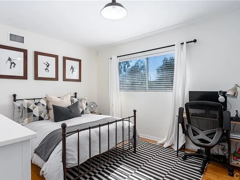 2112 Dover Dr — Photo 25