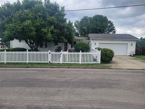 4th image of 1041 W Main St