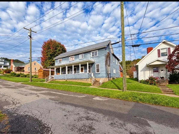 124 Chestnut St, Weston, WV 26452