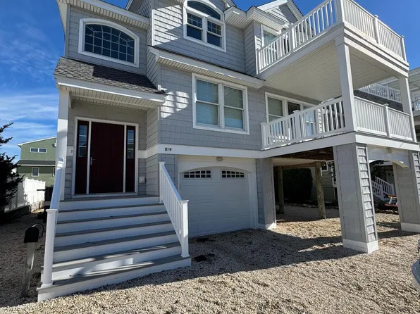 289 13th St, Beach Haven, NJ 08008