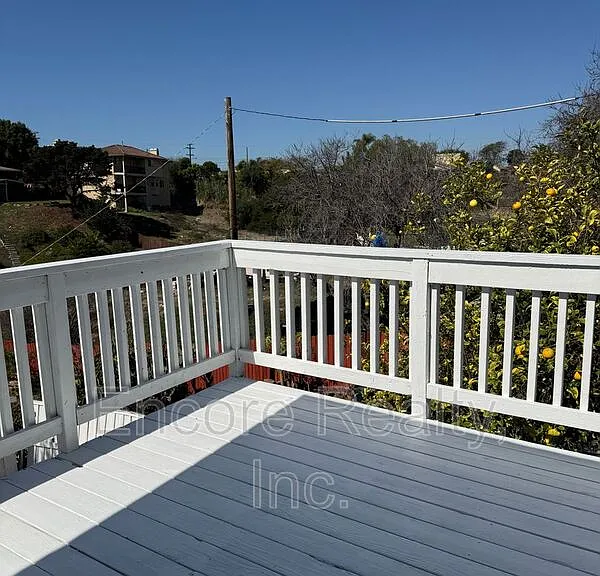 2776 Vista Way — Photo 10