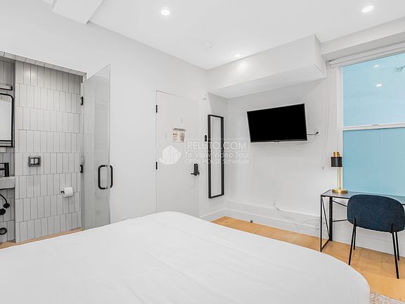 3rd image of 2263 1/2 Sacramento St #1