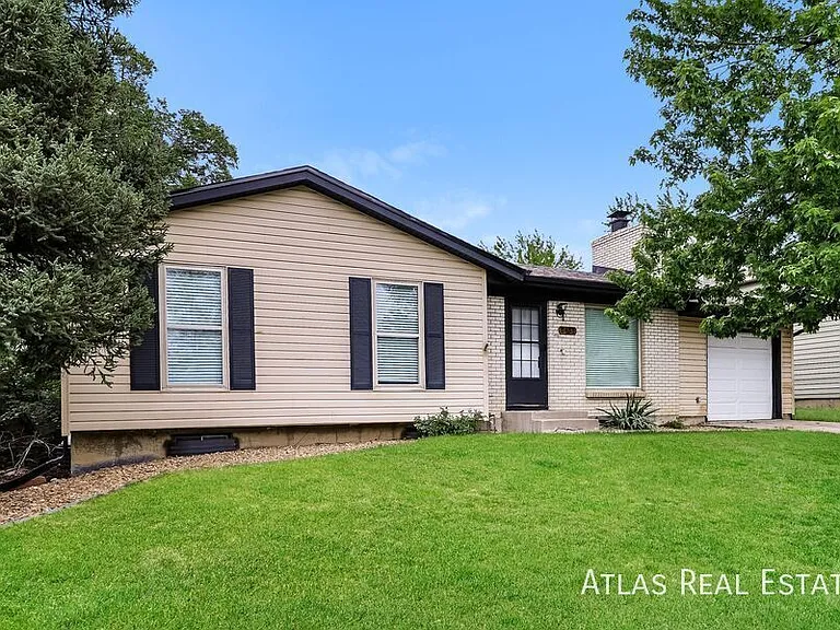 2252 S Memphis St — Photo 2