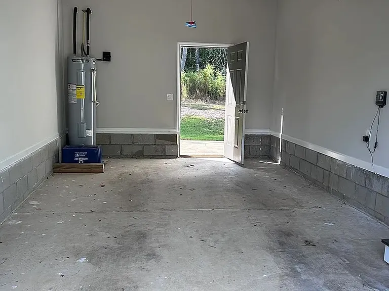 240 Carriage Ln — Photo 21