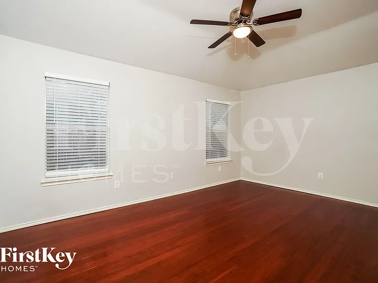 10410 Stallion Bay — Photo 8