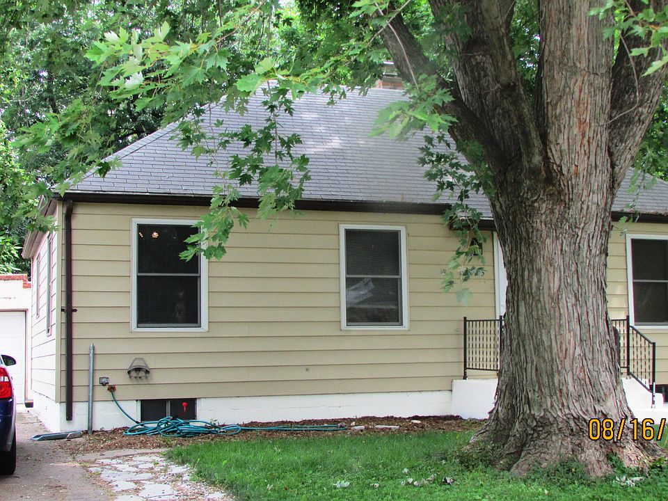 Cute, updated bungalow