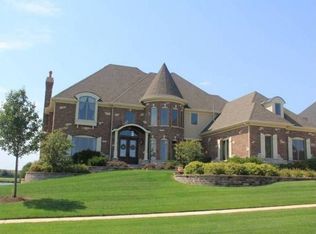 39W665 Goldenrod Dr, St Charles, IL 60175