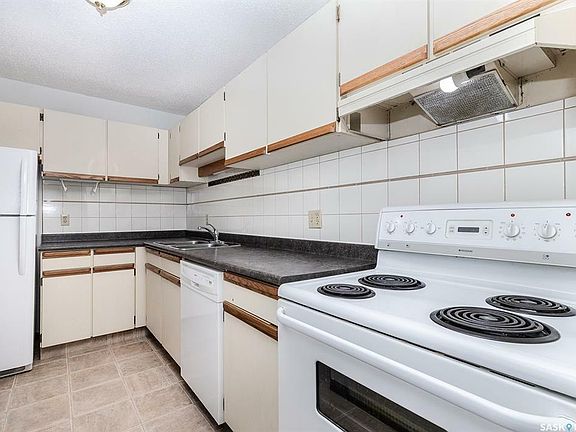 5th image of 345 Kingsmere Blvd #302