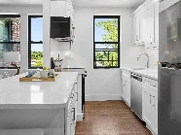 214 5th Ave APT 8, Pelham, NY 10803