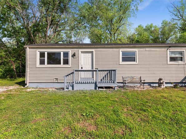 223 Cool Valley Dr, Fenton, MO 63026