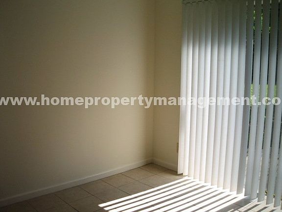 5th image of 2588 Lorraine Ct