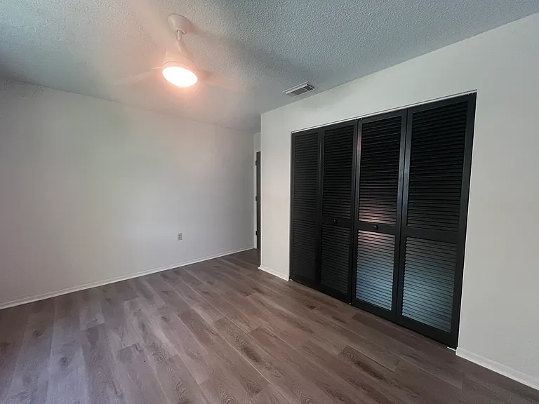 2563 Temple St — Photo 4