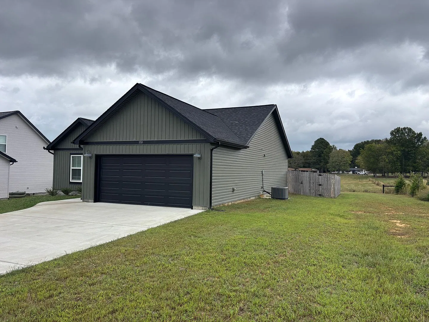 Beautiful Ranch Home for Rent, Fenced Backyard & Washer/Dryer Included! — Photo 3