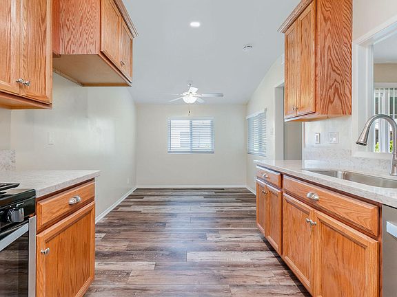 4th image of 3722 Redondo Beach Blvd APT D