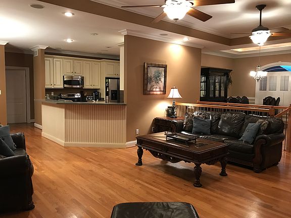 2nd image of 616 Torrey Pines Trl