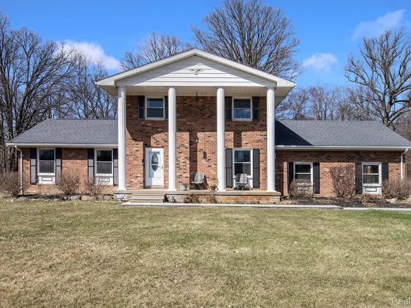 5426 W Mount Morris Rd, Mount Morris, MI 48458