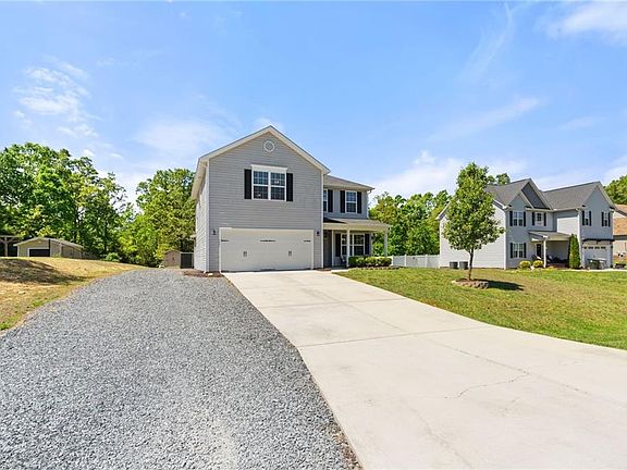 3rd image of 2629 Buckhorn Dr