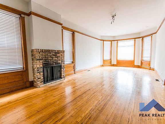 4th image of 1104 W Oakdale Ave APT 2