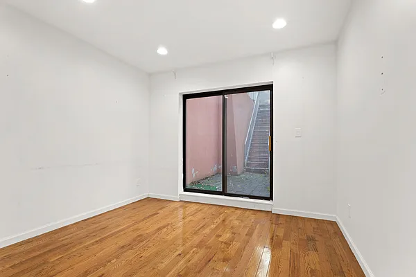 Rented by Compass | media 2