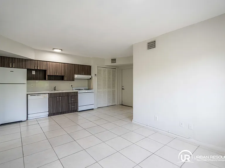666 NE 80th St #6 — Photo 7