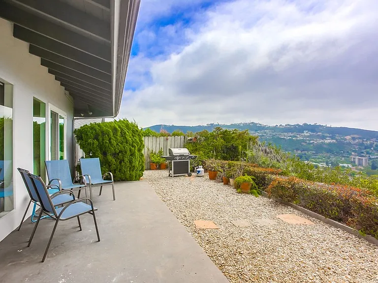 8302 Prestwick Dr — Photo 82