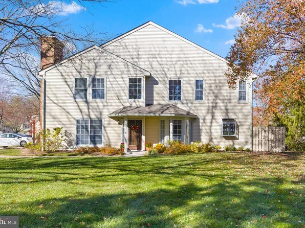 19 Dorset Ct, Princeton, NJ 08540