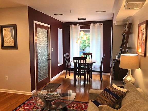 Dining nook/living area