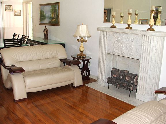 2nd image of 224 Navarre Dr