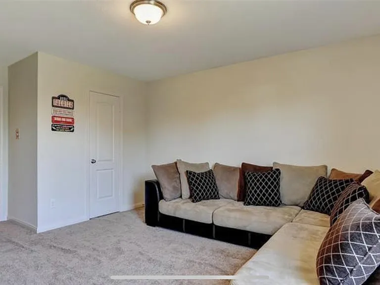 2122 Sable Wood Dr — Photo 10