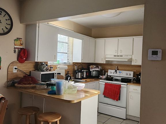 5th image of 450 SW 65th Ave