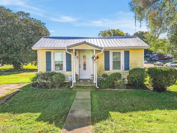 711 B St, Lenoir City, TN 37771