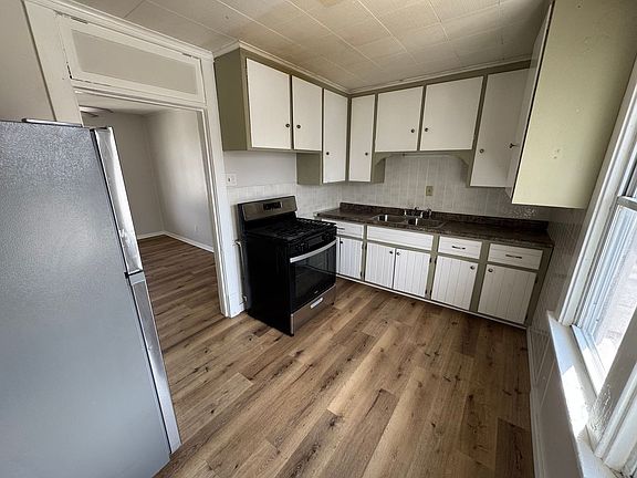 3rd image of 4011 7th Ave #4