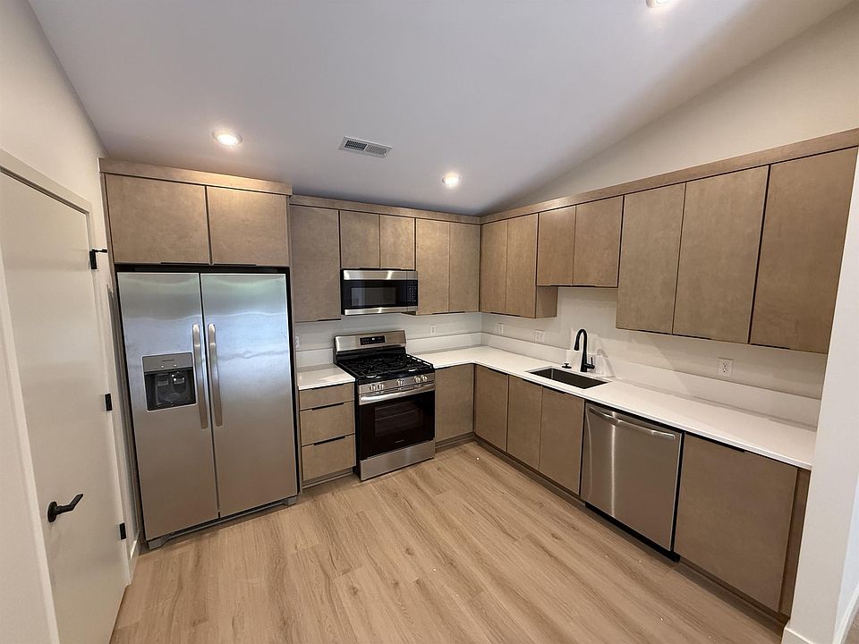 1st image of 927 Boston Way APT 11