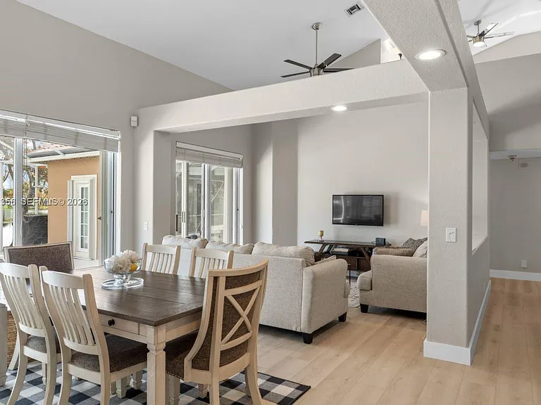 1179 Laguna Springs Dr — Photo 14