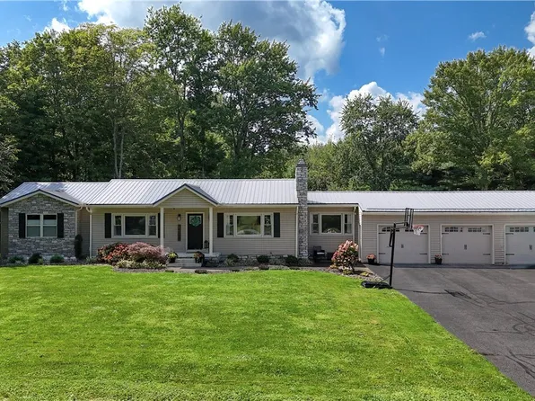 14200 Eureka Rd, Columbiana, OH 44408