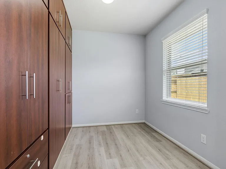 271 Westwood Dr — Photo 25