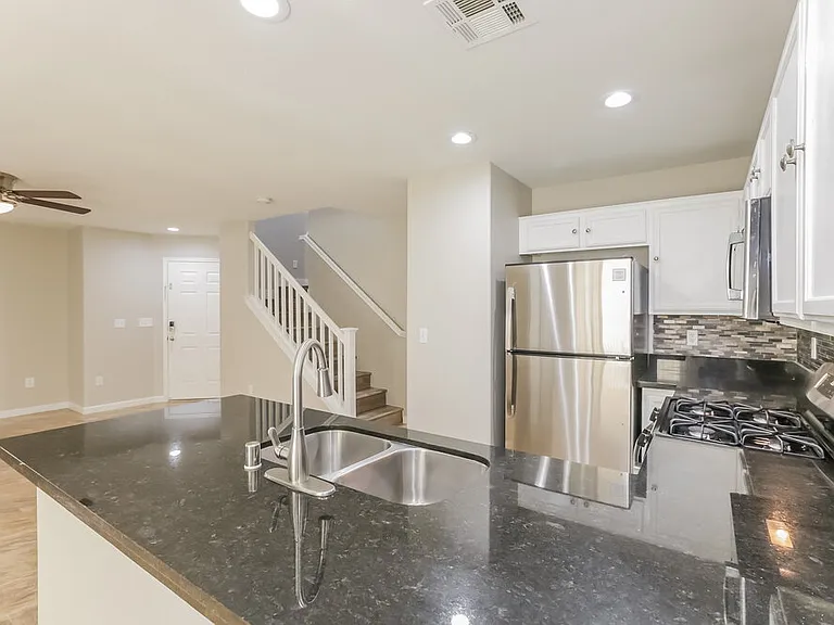 9327 Pyrope Ct — Photo 7