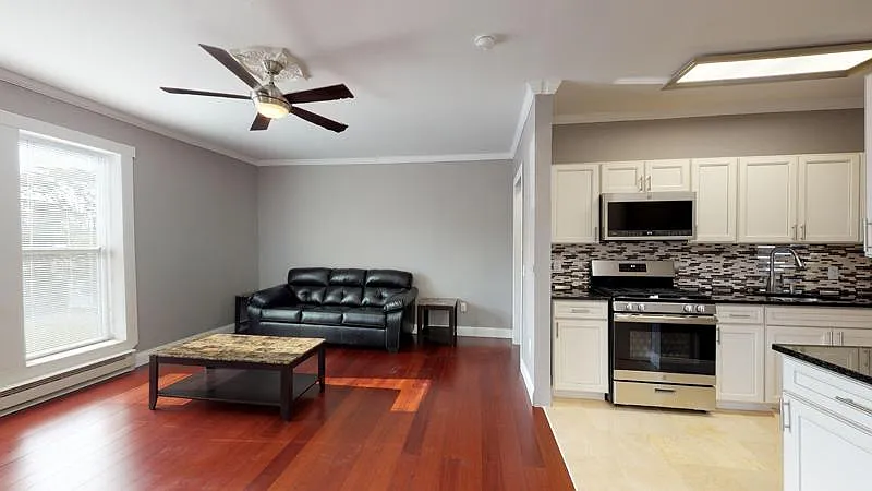 315 S Beech St — Photo 1
