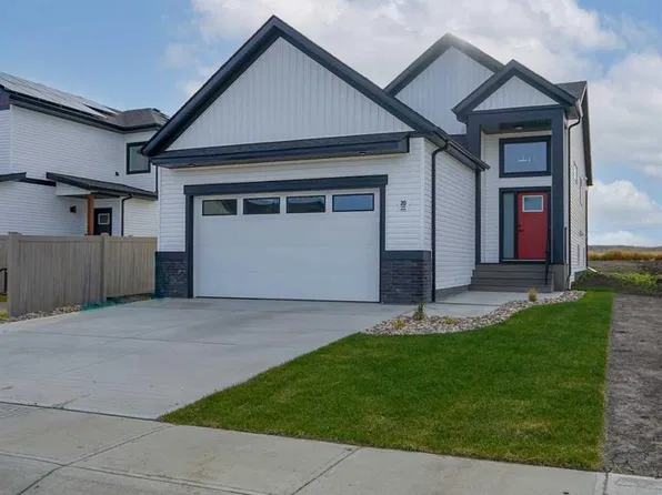 20 N Ian Way, Sylvan Lake, AB T4S 0W5