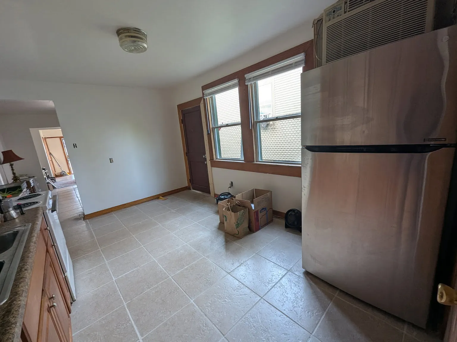 1 bed, 1200 sqft, $1,050 — Photo 3