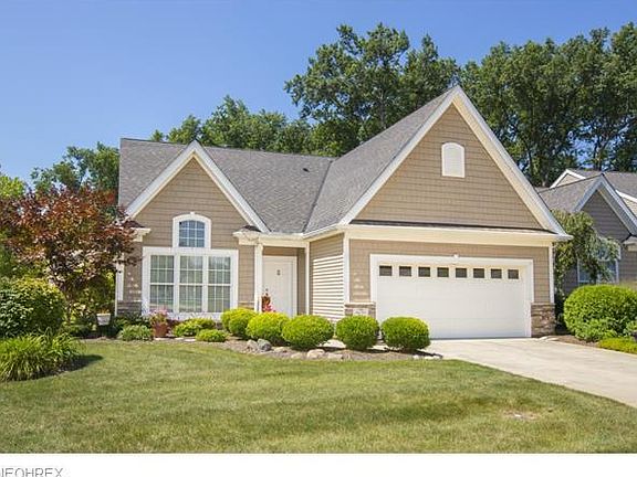 2nd image of 566 Bay Hill Dr