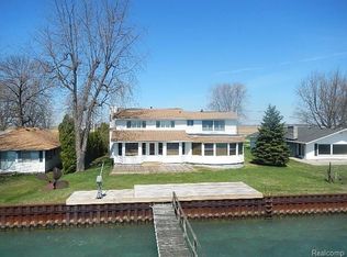 4592 Green Dr, Harsens Island, MI 48028