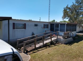 1740 SE 37th Ln, Ocklawaha, FL 32179