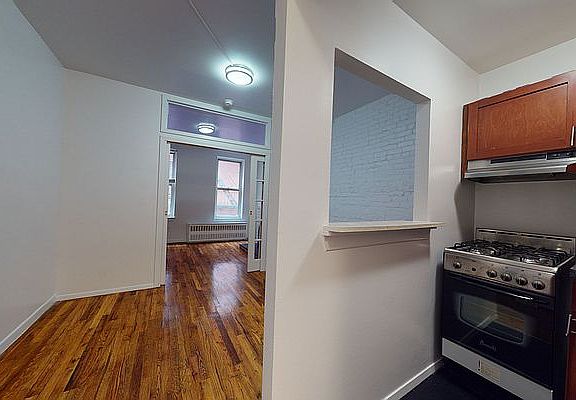 4th image of 251 W 26th St APT 4A