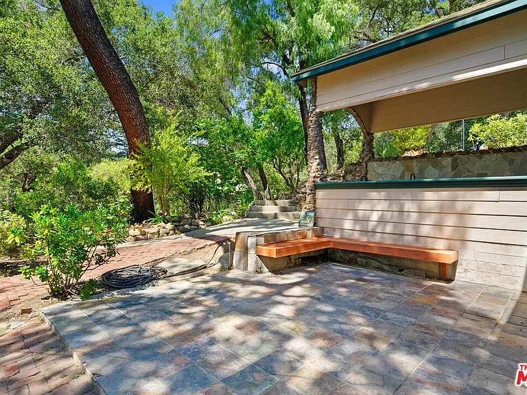 20912 Fontaine Rd — Photo 43