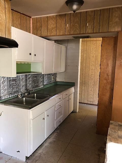 2nd image of 4601 Bethume Dr